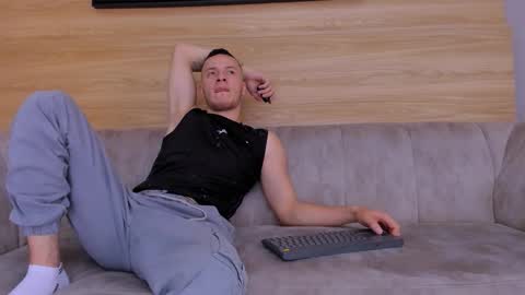 Snapshot of heteros_men chatting on September 15, 7:48 pm heteros men online show from September 15, 7:48 pm