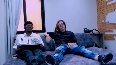 heteros men online show from February 9, 2:21 pm