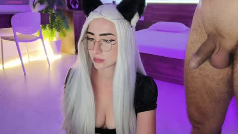 Snapshot of hey_its_meow chatting on October 15, 10:49 am Hey its meow online show from October 15, 10:49 am