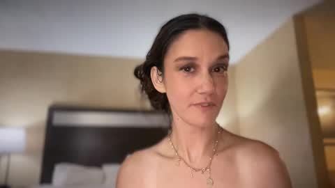 Snapshot of heyaliciabutler chatting on November 1, 2:12 am HeyAlicia online show from November 1, 2:12 am