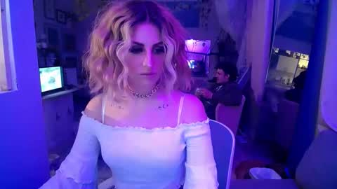 heysiriandstevejobs online show from March 4, 12:50 am