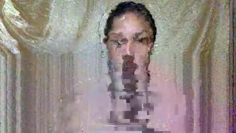 Snapshot of hi_there99 chatting on September 17, 2:37 am hi_there99 online show from September 17, 2:37 am