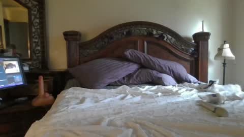 hidden_gold_milf online show from April 23, 5:58 pm