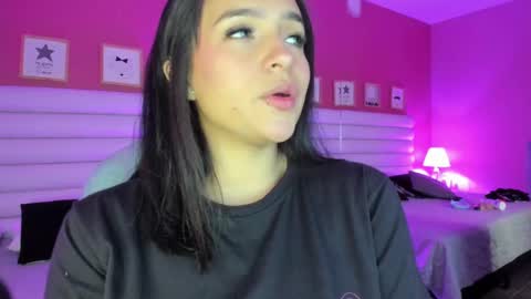 hilary_tailor online show from September 25, 11:39 am