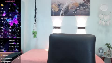 Snapshot of hilaryclowerx chatting on January 27, 9:34 am H I L A R Y online show from January 27, 9:34 am