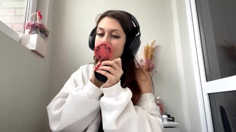 Snapshot of hildredmabray chatting on October 10, 1:28 pm Hi Im Elizabeth online show from October 10, 1:28 pm