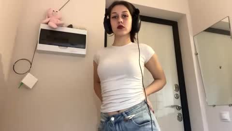 Snapshot of hildredmabray chatting on October 3, 1:41 pm Hi Im Elizabeth online show from October 3, 1:41 pm