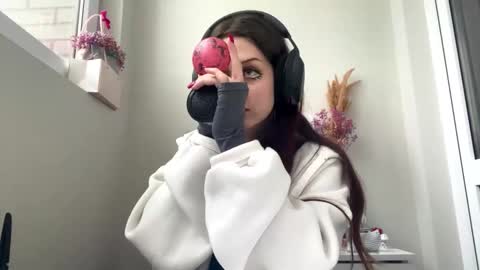 Snapshot of hildredmabray chatting on October 15, 1:23 pm Hi Im Elizabeth online show from October 15, 1:23 pm
