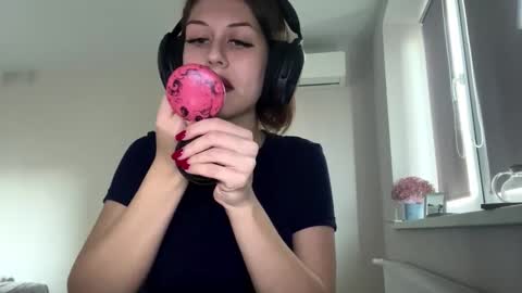 Snapshot of hildredmabray chatting on October 4, 1:42 pm Hi Im Elizabeth online show from October 4, 1:42 pm