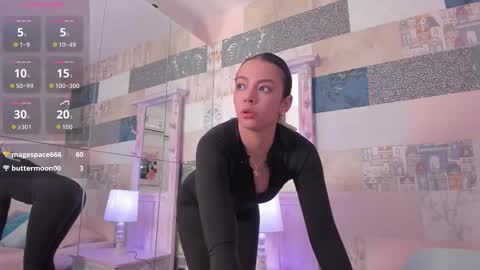 Hillary online show from October 21, 3:22 am