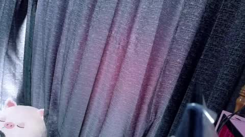 Inori Independent model online show from April 8, 6:55 pm