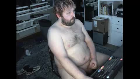 hipguy91 online show from December 18, 9:10 pm