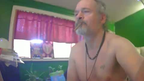hippiedad333 online show from May 31, 11:28 pm