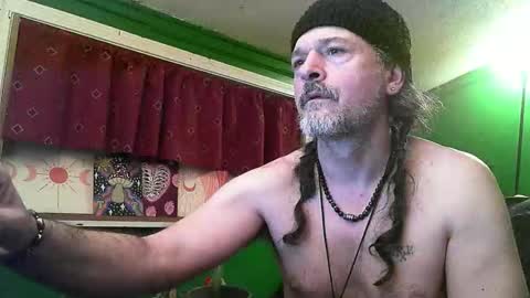 hippiedad333 online show from April 9, 2:26 am