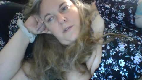 hippysnewhere online show from July 14, 10:21 am