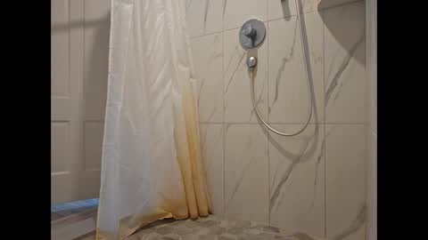 hockeyjock17 online show from April 17, 12:40 pm