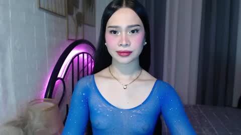 hoelymolly online show from July 5, 7:43 pm
