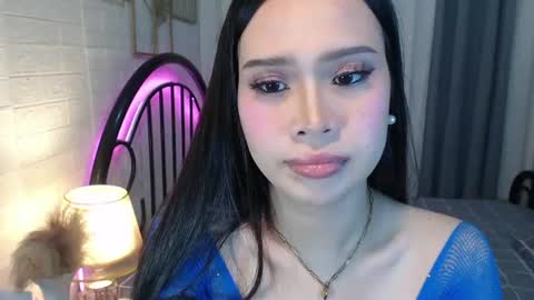 hoelymolly online show from July 14, 2:05 am