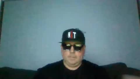 holden_minutz online show from April 22, 9:27 am