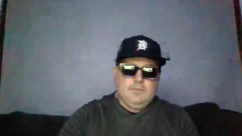 holden_minutz online show from March 11, 8:28 am