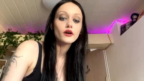 Ava online show from June 5, 4:23 pm