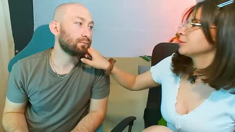Holly and Honey online show from May 30, 11:03 pm