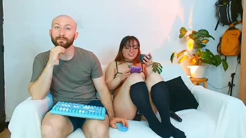 Holly and Honey online show from May 12, 10:52 pm