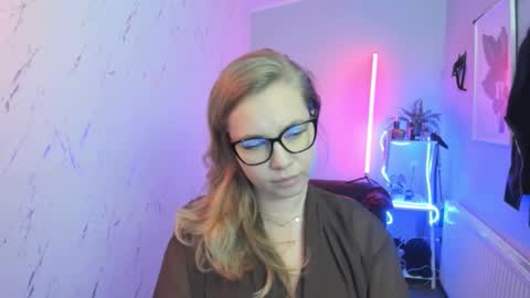 Holly online show from October 30, 7:14 pm