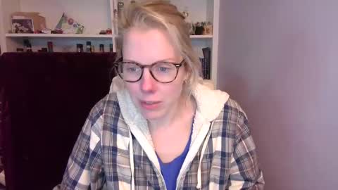 holly_bourbon online show from March 12, 10:24 pm