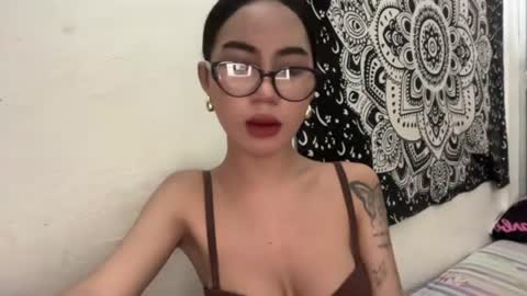 holly_cassandra online show from January 15, 11:02 pm
