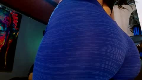 holly_thomsonx69 online show from February 28, 11:34 pm