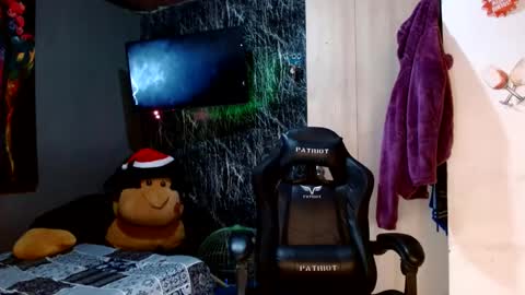 holly_thomsonx69 online show from December 30, 4:07 pm