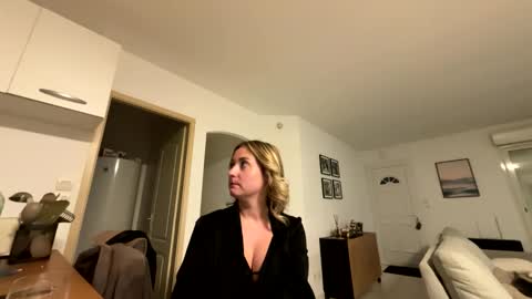 hollyandelon online show from November 20, 9:45 pm