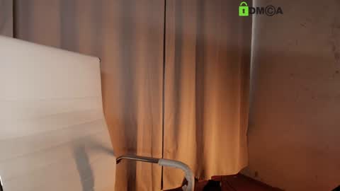 hollyextra online show from March 21, 3:28 pm