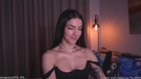 Holly Linder online show from March 14, 2:15 am