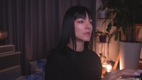 Holly Linder online show from November 16, 2:35 am