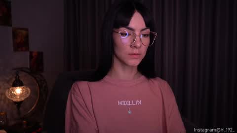 Holly Linder online show from February 20, 4:50 am