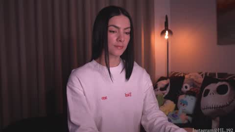 Holly Linder online show from October 16, 2:33 am