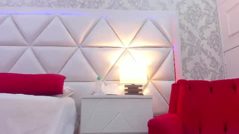 Holly online show from June 20, 4:13 pm