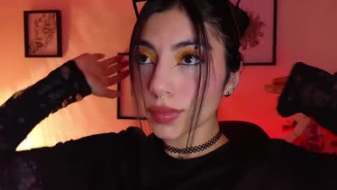 holly online show from May 6, 3:34 am