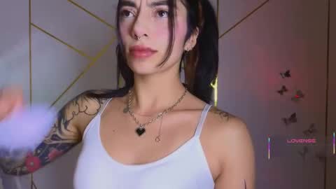 holly online show from November 8, 1:08 am