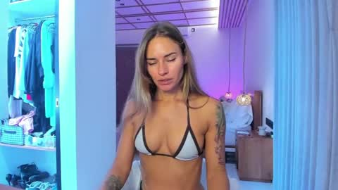 Kira Purrr online show from August 3, 3:19 am