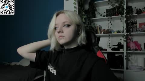 holy_mistresss online show from November 29, 10:12 am