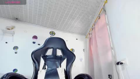 Snapshot of holy_sailt chatting on October 21, 6:22 pm Holly online show from October 21, 6:22 pm