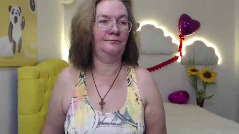 holymilfa online show from February 22, 11:02 am