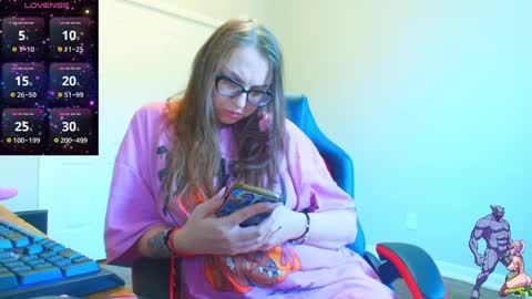 Snapshot of holyweed420 chatting on December 17, 8:21 pm Viktoria online show from December 17, 8:21 pm