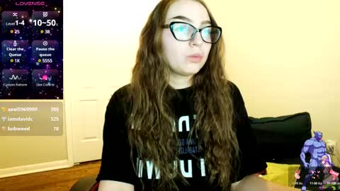 Snapshot of holyweed420 chatting on February 10, 5:14 am Viktoria online show from February 10, 5:14 am