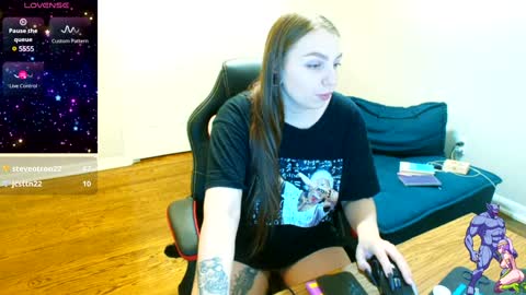 Snapshot of holyweed420 chatting on January 23, 3:16 am Viktoria online show from January 23, 3:16 am