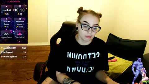 Snapshot of holyweed420 chatting on February 10, 2:08 am Viktoria online show from February 10, 2:08 am