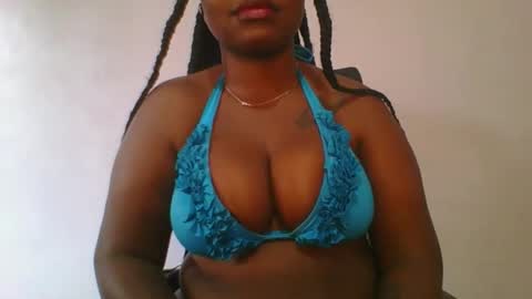 Snapshot of honey_beb chatting on October 14, 6:38 am honey_beb online show from October 14, 6:38 am